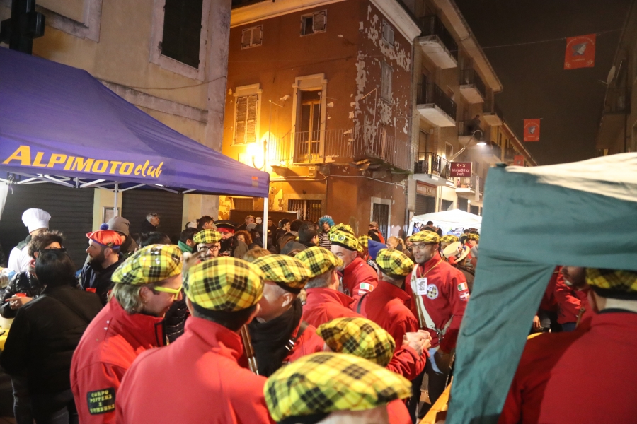 Carnevale a San Luigi…………..Tira Fuori i Fusti